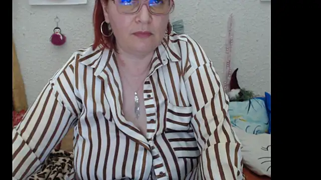 Snapshot of PlayfullMature chatting on October 2025 10:04:02 PM PlayfullMature online show from October 2025 10:04:02 PM