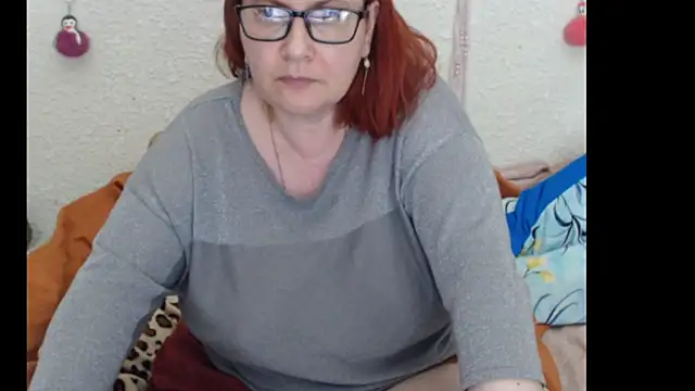 Snapshot of PlayfullMature chatting on November 2025 04:47:02 AM PlayfullMature online show from November 2025 04:47:02 AM