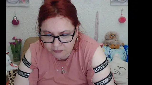 Snapshot of PlayfullMature chatting on November 2025 04:07:02 PM PlayfullMature online show from November 2025 04:07:02 PM