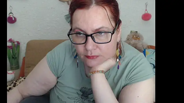 Snapshot of PlayfullMature chatting on November 2025 09:27:01 PM PlayfullMature online show from November 2025 09:27:01 PM