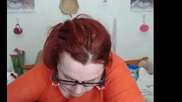 Snapshot of PlayfullMature chatting on November 2025 09:33:01 AM PlayfullMature online show from November 2025 09:33:01 AM