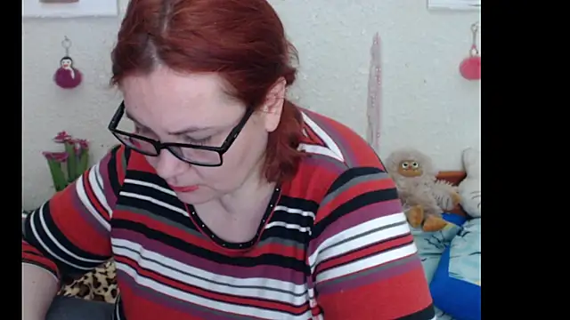 Snapshot of PlayfullMature chatting on December 2025 02:20:01 AM PlayfullMature online show from December 2025 02:20:01 AM