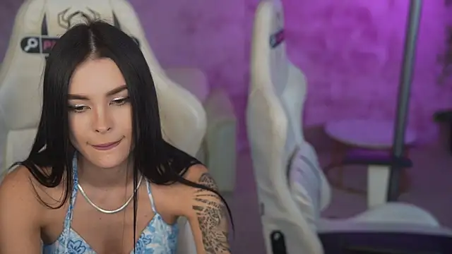 Tina Breeze online show from May 2026 10:44:01 AM