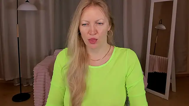 Snapshot of sugamomy chatting on December 2025 01:00:01 AM sugamomy online show from December 2025 01:00:01 AM