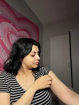 ThickerThanYoBitch online show from February 2026 11:41:01 AM