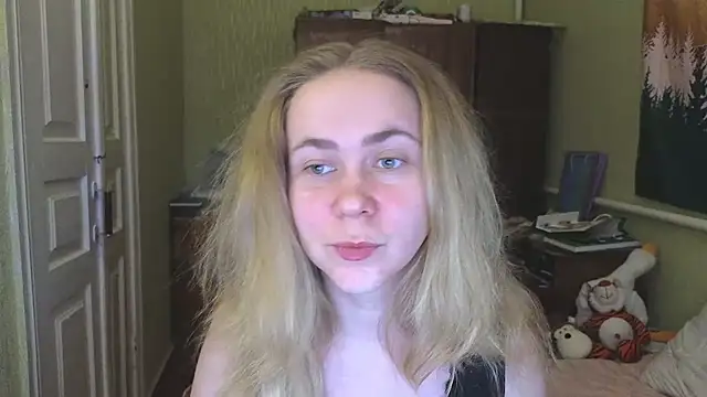 Riley Roo online show from March 2025 06:32:01 PM