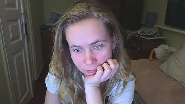 Riley Roo online show from March 2025 06:45:01 PM