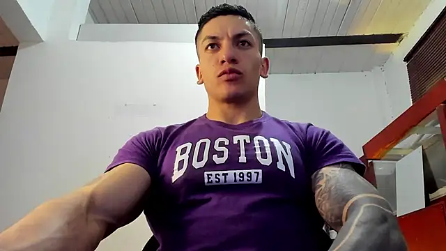 Snapshot of aquiles_51 chatting on November 2025 07:49:02 PM aquiles 51 online show from November 2025 07:49:02 PM