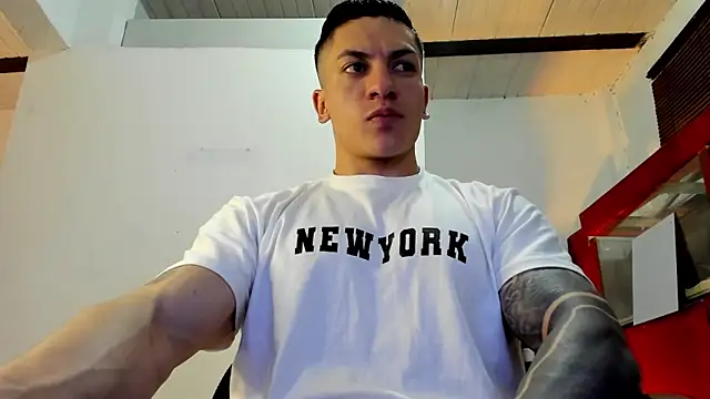 Snapshot of aquiles_51 chatting on November 2025 06:51:01 PM aquiles 51 online show from November 2025 06:51:01 PM