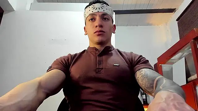 Snapshot of aquiles_51 chatting on November 2025 08:19:02 PM aquiles 51 online show from November 2025 08:19:02 PM