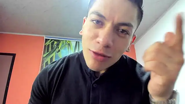 Snapshot of aquiles_51 chatting on November 2025 04:43:02 PM aquiles 51 online show from November 2025 04:43:02 PM