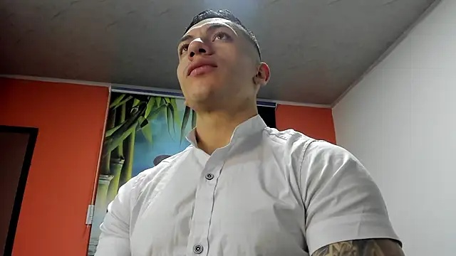 Snapshot of aquiles_51 chatting on December 2025 04:23:02 PM aquiles 51 online show from December 2025 04:23:02 PM