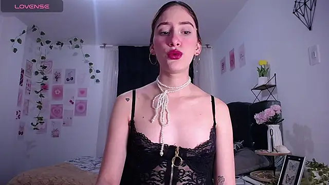 Snapshot of IsaBaileys_ chatting on April 2026 08:15:01 PM IsaBaileys online show from April 2026 08:15:01 PM