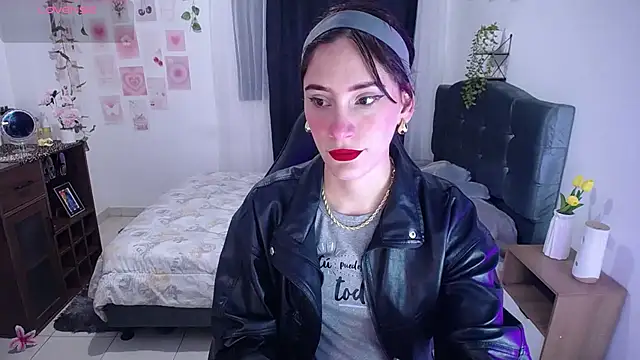Snapshot of IsaBaileys_ chatting on July 2026 05:02:01 AM IsaBaileys online show from July 2026 05:02:01 AM