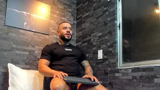 BruceDallas online show from November 2025 11:40:01 PM