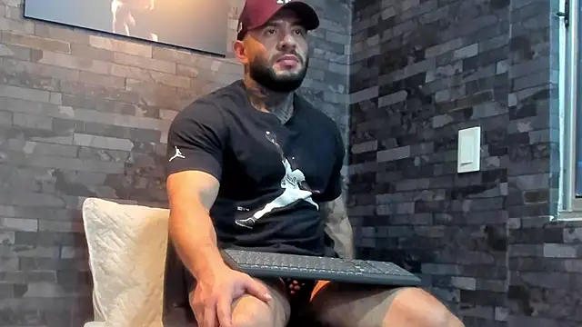 BruceDallas online show from May 2026 11:23:01 PM