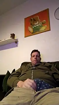 Knuffelstaaf123 online show from February 2026 01:15:01 AM