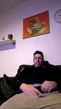 Knuffelstaaf123 online show from February 2026 09:46:02 PM