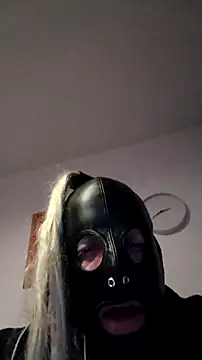 Knuffelstaaf123 online show from February 2026 02:53:01 AM