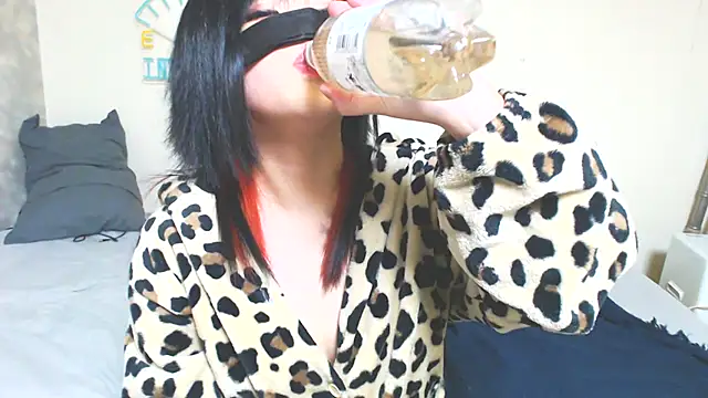 Snapshot of miyabi_room chatting on March 2025 12:11:02 PM miyabi room online show from March 2025 12:11:02 PM