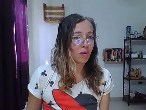 Snapshot of charlott_ponce chatting on October 2025 06:37:01 PM charlott ponce online show from October 2025 06:37:01 PM