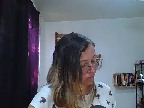 Snapshot of charlott_ponce chatting on November 2025 10:09:02 PM charlott ponce online show from November 2025 10:09:02 PM