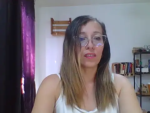 Snapshot of charlott_ponce chatting on November 2025 06:56:02 PM charlott ponce online show from November 2025 06:56:02 PM