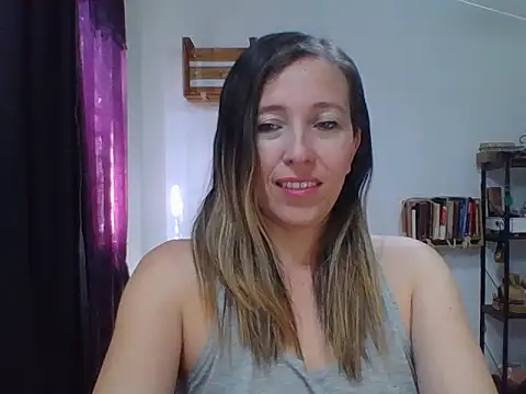 Snapshot of charlott_ponce chatting on December 2025 06:24:02 PM charlott ponce online show from December 2025 06:24:02 PM