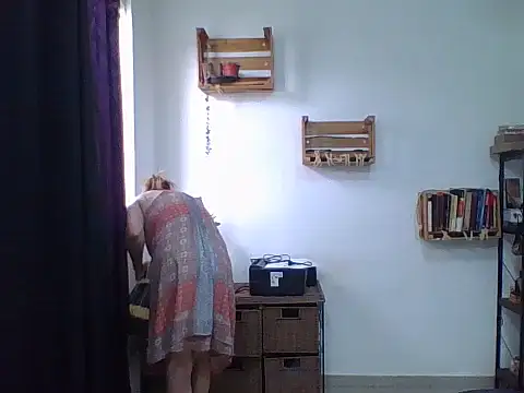 Snapshot of charlott_ponce chatting on December 2025 06:34:02 PM charlott ponce online show from December 2025 06:34:02 PM