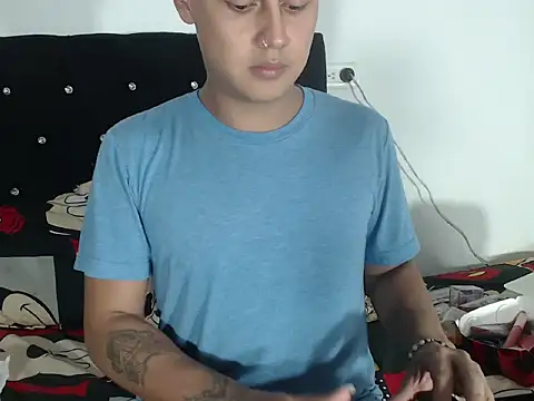 Snapshot of EmillyKoper chatting on April 2026 07:03:02 PM EmillyKoper online show from April 2026 07:03:02 PM