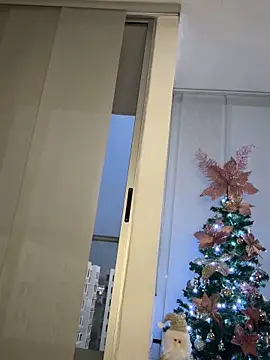 Snapshot of MollyJams-77 chatting on December 2025 10:59:02 PM MollyJams-77 online show from December 2025 10:59:02 PM