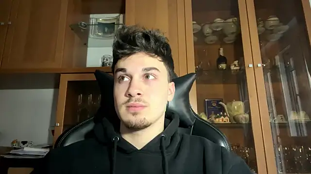 Hank 04 online show from December 2024 10:34:02 AM