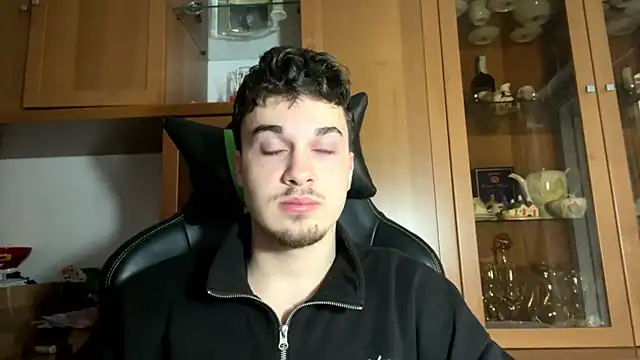 Hank 04 online show from January 2025 10:32:02 AM