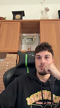 Hank 04 online show from October 2025 02:07:01 PM