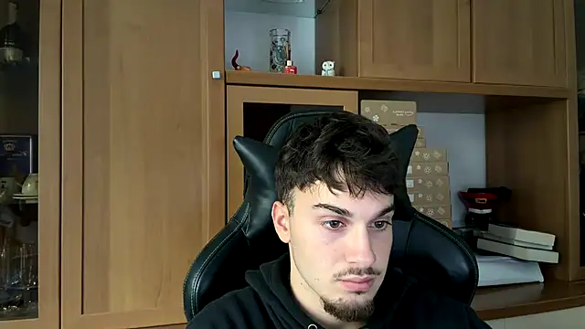 Hank 04 online show from October 2025 02:02:01 PM