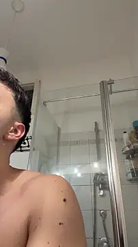 Hank 04 online show from December 2025 07:54:02 PM