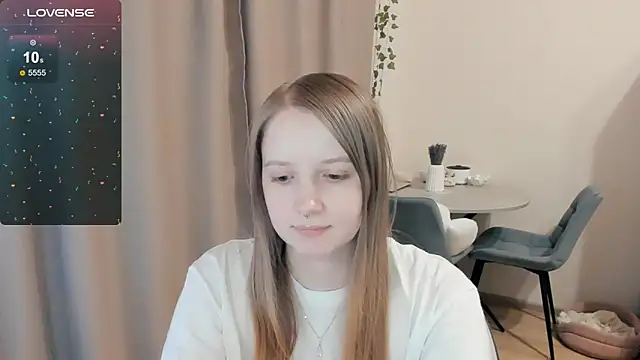 Snapshot of Alyaley chatting on November 2025 07:29:01 AM Alyaley online show from November 2025 07:29:01 AM