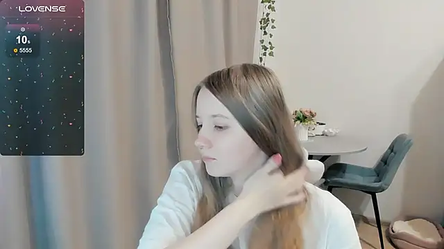 Snapshot of Alyaley chatting on November 2025 06:56:02 PM Alyaley online show from November 2025 06:56:02 PM