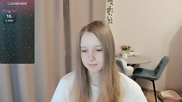 Snapshot of Alyaley chatting on December 2025 08:45:02 AM Alyaley online show from December 2025 08:45:02 AM