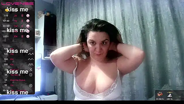 Snapshot of MikySWeet7 chatting on January 2025 08:02:02 AM MikySWeet7 online show from January 2025 08:02:02 AM