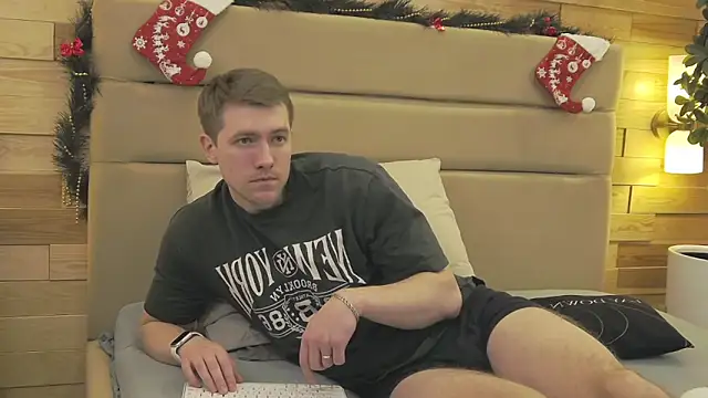 EthanPinkman online show from December 2025 04:20:03 AM