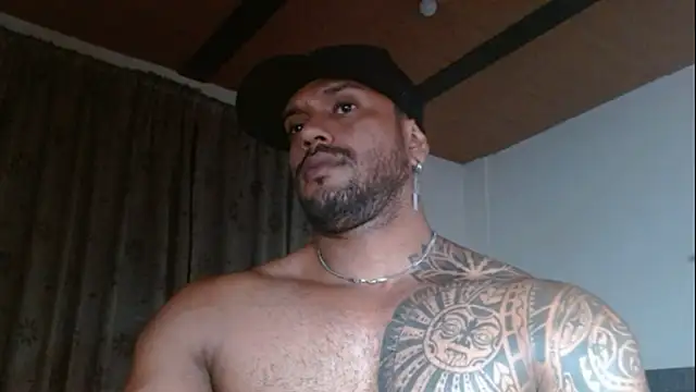 Snapshot of manolofitt chatting on May 2026 04:13:02 PM manolofitt online show from May 2026 04:13:02 PM