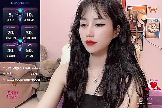 Snapshot of _LLisa_ chatting on March 2025 11:00:02 PM LLisa online show from March 2025 11:00:02 PM