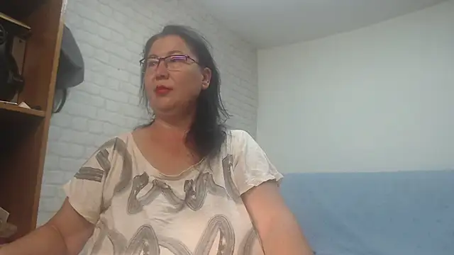 EmmaSquirt online show from November 2025 06:45:01 AM
