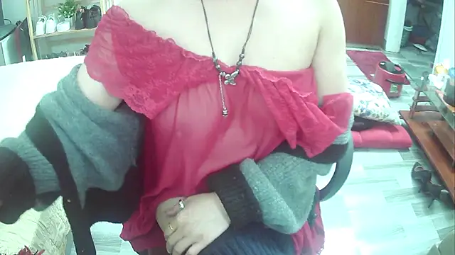 Snapshot of Miu-Le chatting on February 2025 09:05:02 PM Miu-Le online show from February 2025 09:05:02 PM