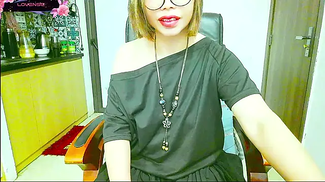 Snapshot of Miu-Le chatting on September 2025 06:24:02 PM Miu-Le online show from September 2025 06:24:02 PM