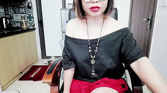 Miu-Le online show from October 2025 03:45:02 PM