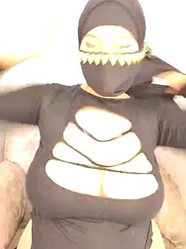 Snapshot of shirazz_najmm chatting on October 2025 03:20:02 PM shirazz najmm online show from October 2025 03:20:02 PM