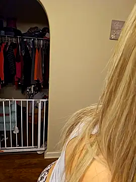 ellieconradxo online show from January 2025 04:15:02 AM