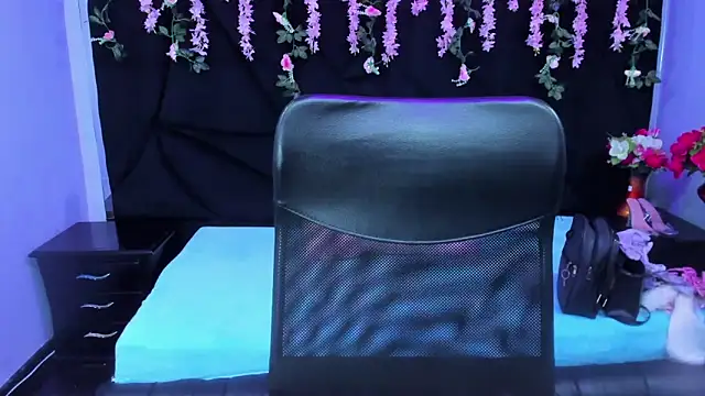 Snapshot of Cocoo_Nuth chatting on November 2025 03:20:01 AM Cocoo Nuth online show from November 2025 03:20:01 AM